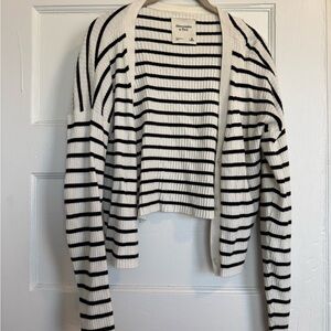 Abercrombie & Fitch White and Black Striped Ribbed Cropped Cardigan